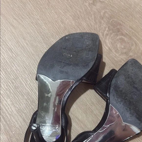 CHANEL Black Sandals with Slingback Design